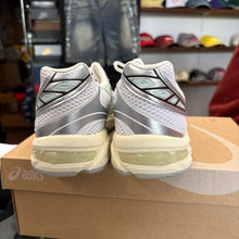 Load image into Gallery viewer, ASICS White Mint Tint Gel 1130s Size 9W/7.5M
