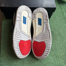 Load image into Gallery viewer, Jordan Rare Air 3s Size 8.5
