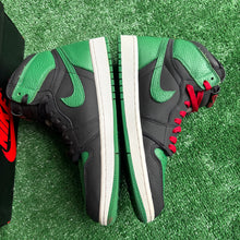 Load image into Gallery viewer, Jordan Pine Green 1s Size 8.5
