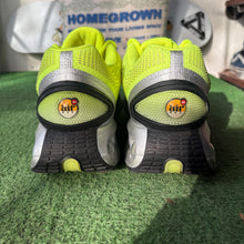 Load image into Gallery viewer, Nike Volt Air Max DNs Size 14
