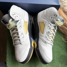 Load image into Gallery viewer, Jordan A Ma Maniére Dawn 5s Size 11.5M/13W

