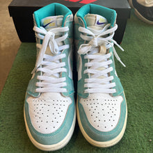 Load image into Gallery viewer, Jordan Turbo Green 1s Size 9
