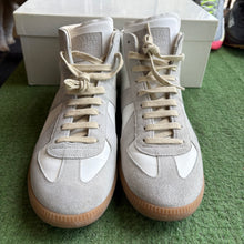 Load image into Gallery viewer, Maison Margiela GATs Size 45
