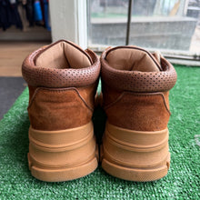 Load image into Gallery viewer, Gucci Flashtreks Size 8.5UK
