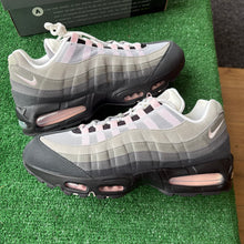 Load image into Gallery viewer, Nike Big Bubble Pink Foam Air Max 95s Size 14.5W/13M
