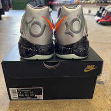 Load image into Gallery viewer, Nike KD Galaxy 4s Size 11
