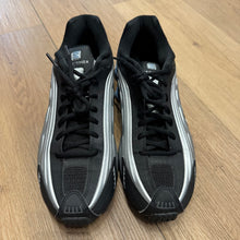 Load image into Gallery viewer, Nike Shox R4s Size 9
