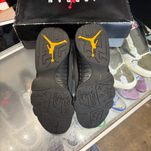 Load image into Gallery viewer, Jordan Charcoal Gold 9s Size 9
