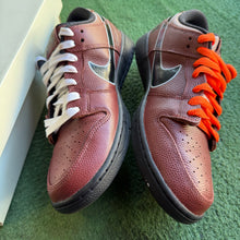 Load image into Gallery viewer, Nike SB Limousine Skateboards Low Dunks Size 10.5
