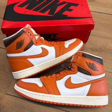 Load image into Gallery viewer, Jordan Starfish 1s Size 11.5W/10M
