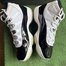 Load image into Gallery viewer, Jordan Concord 11s Size 8
