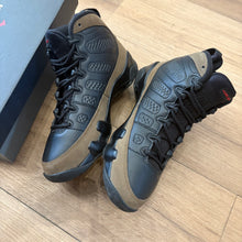 Load image into Gallery viewer, Jordan Olive 9s Size 5Y
