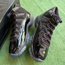 Load image into Gallery viewer, Jordan Cap And Gown 11s Size 8.5
