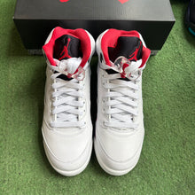 Load image into Gallery viewer, Jordan Fire Red (Black Tongue) 5s Size 7Y
