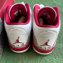 Load image into Gallery viewer, Jordan Cardinal 3s Size 9
