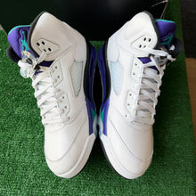 Load image into Gallery viewer, Jordan Grape 5s Size 8.5
