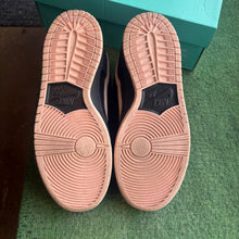 Load image into Gallery viewer, Nike SB Washed Coral Low Dunks Size 8
