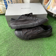 Load image into Gallery viewer, Balenciaga Paris Low Tops Size 44
