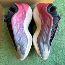 Load image into Gallery viewer, Adidas Yeezy Fade Carbon 700 V3s Size 9.5
