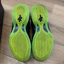 Load image into Gallery viewer, Nike Volt Foamposites Size 12
