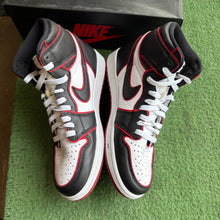Load image into Gallery viewer, Jordan Bloodline 1s Size 8.5
