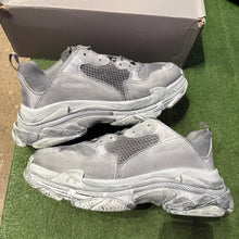 Load image into Gallery viewer, Balenciaga Triple S Size 46
