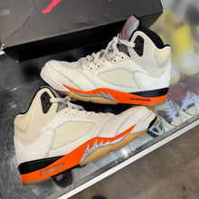 Load image into Gallery viewer, Jordan Shattered Backboards Size 10.5
