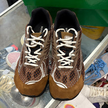 Load image into Gallery viewer, Bottega Orbits Size 42
