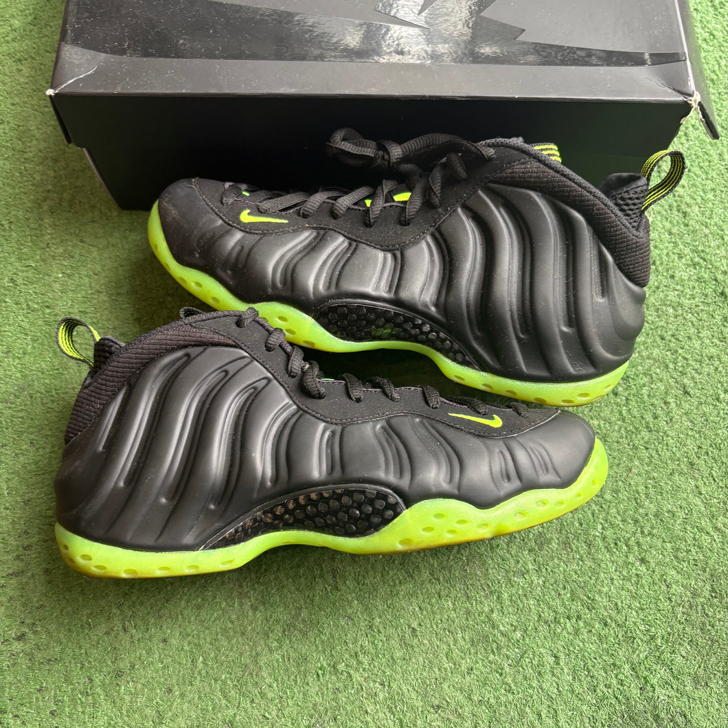 Nike Volt Foamposites Size 8