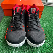 Load image into Gallery viewer, Nike Kyrie 4s Size 13
