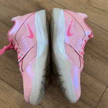 Load image into Gallery viewer, Nike Aunt Pearl KD 3s Size 10.5
