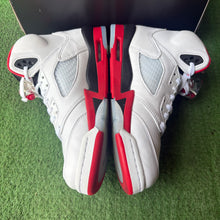 Load image into Gallery viewer, Jordan Fire Red 5s Size 7Y
