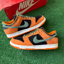 Load image into Gallery viewer, Nike Ceramic Low Dunks Size 8
