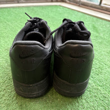 Load image into Gallery viewer, Nike Supreme Air Force 1s Size 8.5
