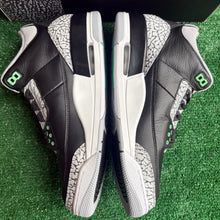 Load image into Gallery viewer, Jordan Green Glow 3s Size 10.5
