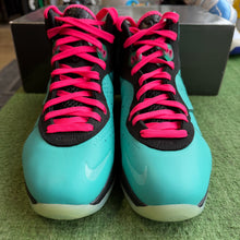Load image into Gallery viewer, Nike LeBron South Beach 8s Size 9
