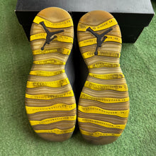 Load image into Gallery viewer, Jordan Venom 10s Size 7Y
