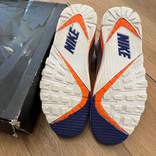 Load image into Gallery viewer, Nike Auburn Air Trainer SCs Size 10.5
