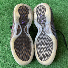Load image into Gallery viewer, Nike Eggplant Foamposites Size 10
