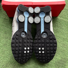 Load image into Gallery viewer, Nike Shox R4s Size 9
