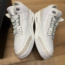Load image into Gallery viewer, Jordan Pure Money 3s Size 10.5

