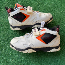 Load image into Gallery viewer, Vintage Cleveland Browns Sneakers Size 10
