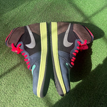 Load image into Gallery viewer, Jordan Bio Hack 1s Size 10
