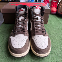 Load image into Gallery viewer, Jordan Travis Scott Mocha High 1s Size 11

