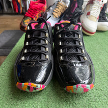 Load image into Gallery viewer, Reebok Low Questions Size 11
