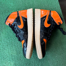 Load image into Gallery viewer, Jordan Shattered Backboard 1s Size 5.5Y
