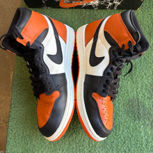 Load image into Gallery viewer, Jordan Shattered Backboard 1s Size 9.5
