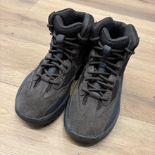 Load image into Gallery viewer, Adidas Yeezy Oil Desert Boots Size 9.5
