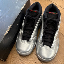 Load image into Gallery viewer, Jordan Metallic Silver 14s Size 7.5W/6M
