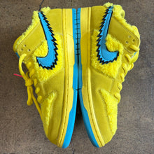 Load image into Gallery viewer, Nike SB Grateful Dead Yellow Dunk Lows Size 11
